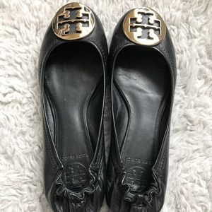 [LIKE NEW] Tory Burch Black Flats with Gold Buckle